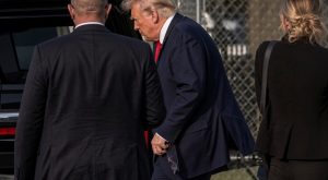 🚨_BREAKING : Trump FALLS AGAIN! — White House Doctor Breaks Silence on the President’s Condition…